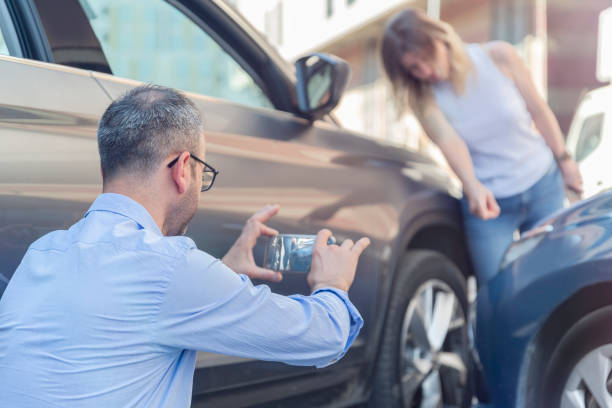 Professional Full Coverage Car Insurance technician working in Hooper, UT